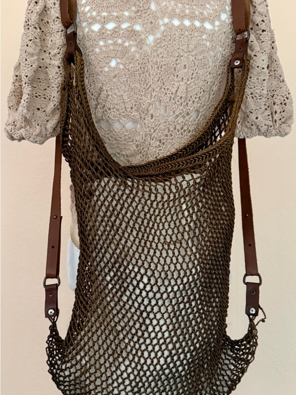 Handwoven Sisal Net Mesh Tote Bag Leather Straps - Brown Summer Beach Backpack - Picture 4 of 12